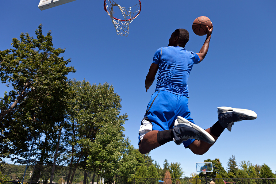 Basketball-Spieler für Sprungkrafttraining –